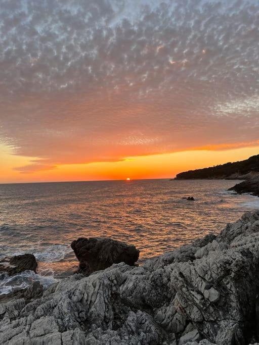 Casa Al Mare Con Spiaggia Privata Condominiale San Felice Circeo Luaran gambar
